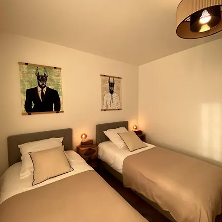 Les Lauriers Blancs Air-Conditioned Villa With Swimming Pool Holiday home L'Isle-sur-la-Sorgue