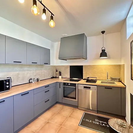 Les Lauriers Blancs Air-Conditioned Villa With Swimming Pool Holiday home *