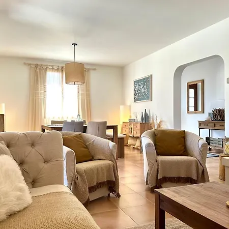 Les Lauriers Blancs Air-Conditioned Villa With Swimming Pool Holiday home