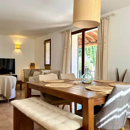 Holiday home Les Lauriers Blancs Air-Conditioned Villa With Swimming Pool *